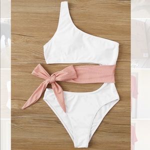 One-Shoulder White Swimsuit 🤍